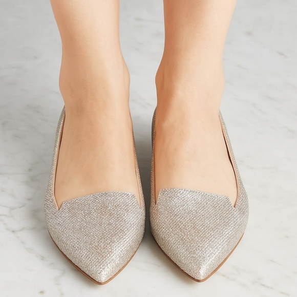 🏷️ NWT Platinum Gold Sparkly Pointed Toe Flats - Picture 2 of 11